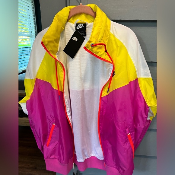 Nike Men's Pink and Yellow Jacket - Picture 8 of 10